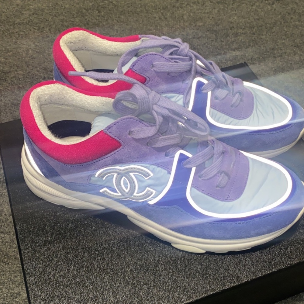 CHANEL Sneakers